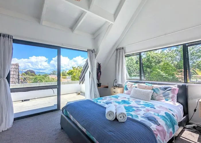 A Home With Spa Pool & Ride To Redwood Forest Rotorua